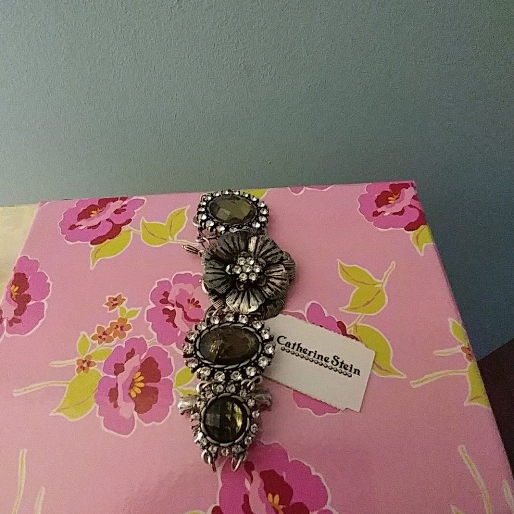 Flower bracelet